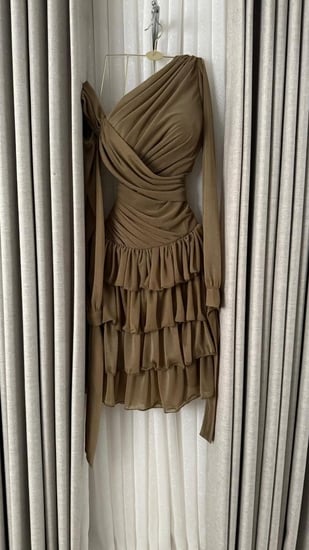 فستان تركواز ميدي بطبقات كشكش