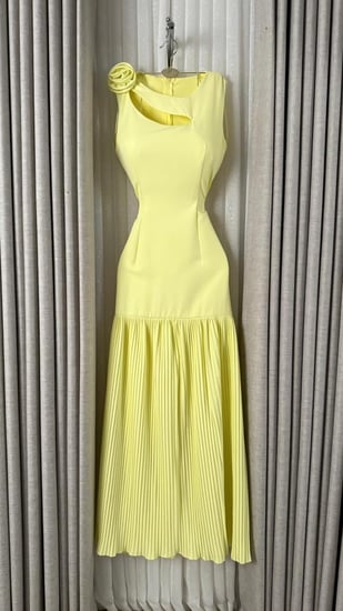 فستان ليموني ميدي بكسرات