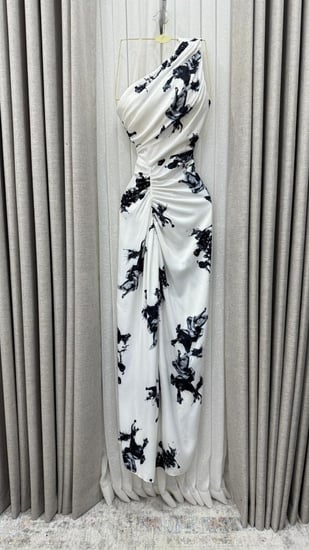 فستان ناعم ابيض