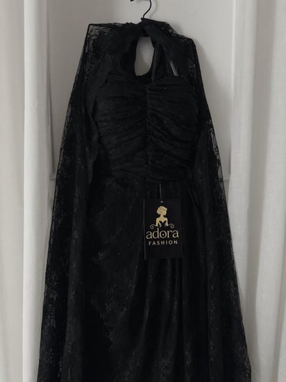 فستان اسود دانتيل