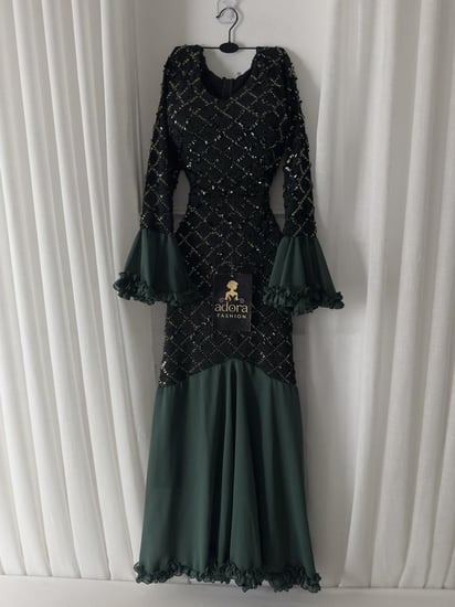 فستان سهرة تطريز فخم اكمام مميزة