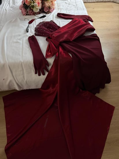 فستان ملكي عودي