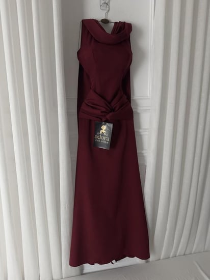 فستان سهرة باربي خمري بربطة خصر أنثوية