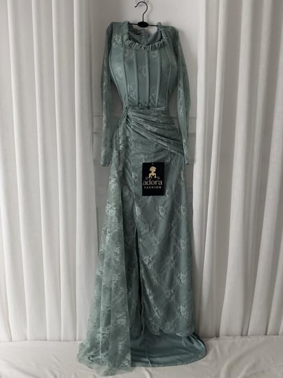 فستان دانتيل زم مع الخصر انيق