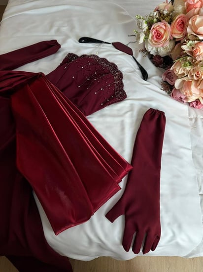 فستان ملكي عودي