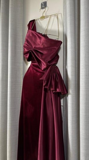 فستان سهرة مخمل لونين