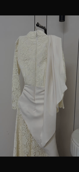 فستان دانتيل سكري ميدي بأكمام طويلة