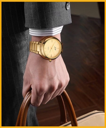 ساعة رجالي مع ولاعة الكترونية قابلة للشحن بسير معدني قابل للتعديل لون ذهبي