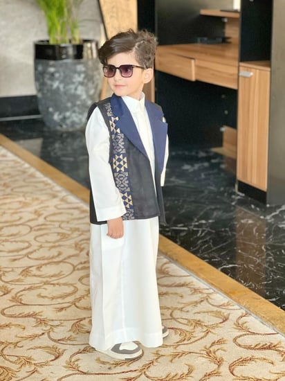 سديري الورود البيضاء لنن اسود
