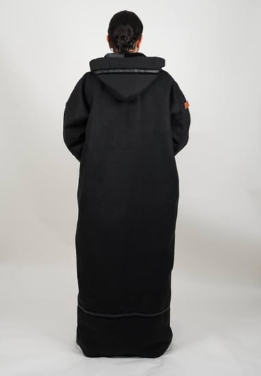 فروة زيزوم جوخ مع فرو مبطن ناعم لون اسود ملكي