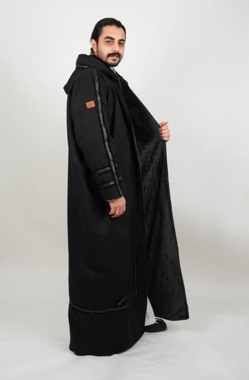 فروة زيزوم جوخ مع فرو مبطن ناعم لون اسود ملكي