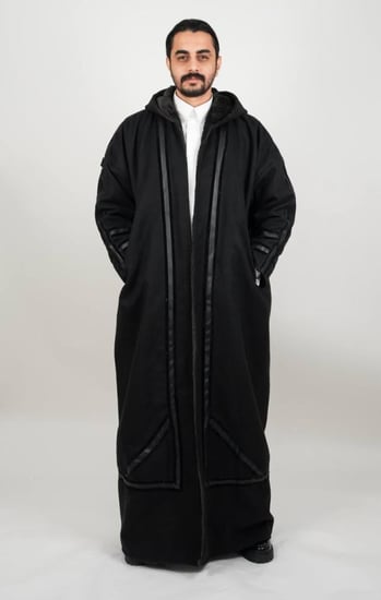 فروة زيزوم جوخ مع فرو مبطن ناعم لون اسود ملكي