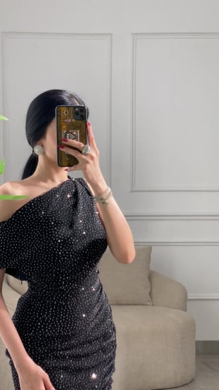 فستان سهرة بكريستالات صغيره