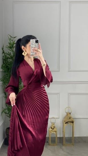 فستان بطابع كسرات  -