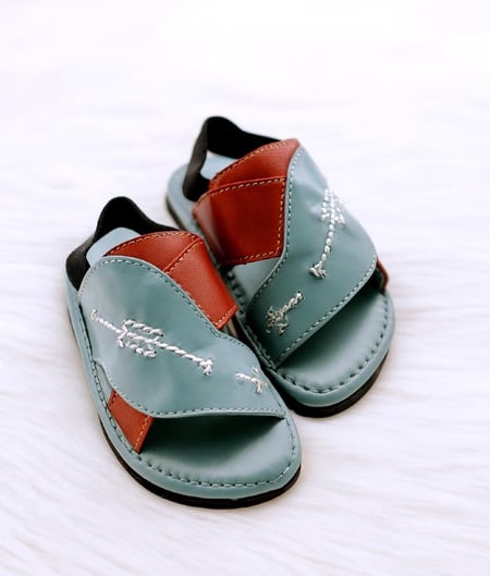 بشت وثوب  مواليد  مميز وفاخر بخامة روعة