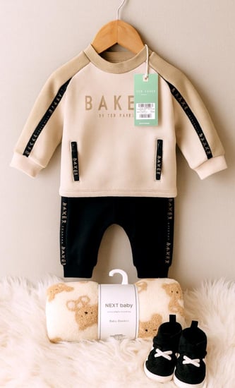 هدية مواليد فاخرة  للأولاد تجنن من تيد بيكر مع بطانية نكست وحذاء أنيق