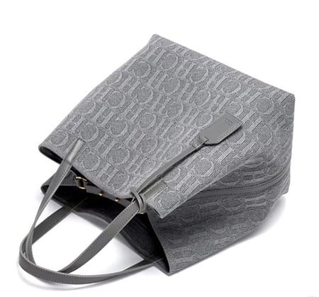 شنط نسائية CHCH