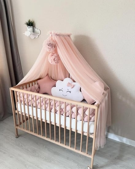 سرير استقبال مواليد مع ناموسية فخمة