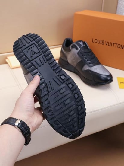 حذاء LV اسود