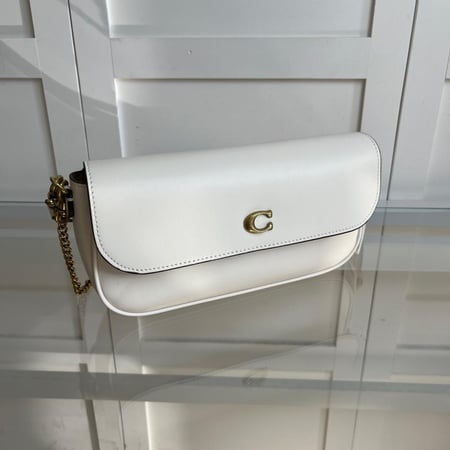 شنطه نسائيه Coach