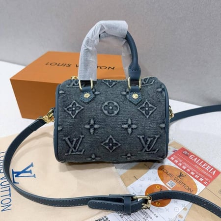 شنطه نسائيه—LV