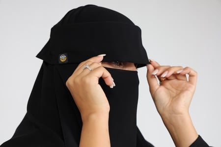 نقاب ملكي طبقة توقيع