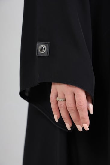 عباية سيدة الشرقية