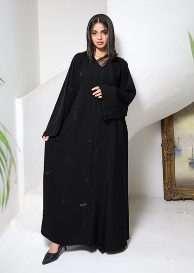 عباية صالونا كردانة قلوب منثرة امام العباية