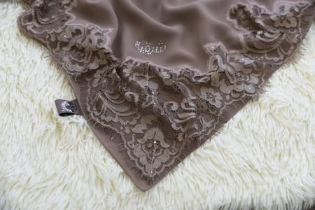 حجاب دانتيل جبير لورا