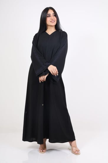 عباية صالونا أرى ليال