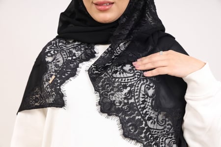 طرحة أمواج نص دانتيل مع معدن