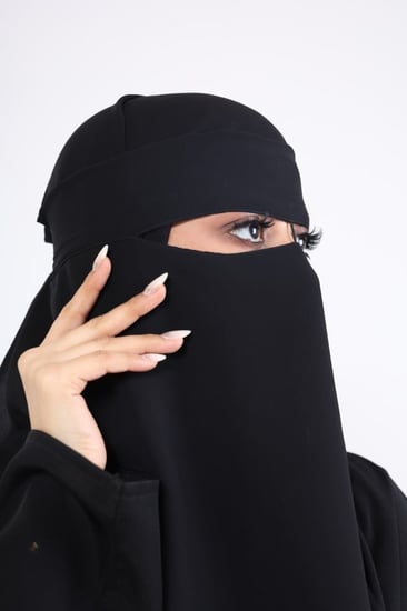 نقاب مفتوح ربطة سادة