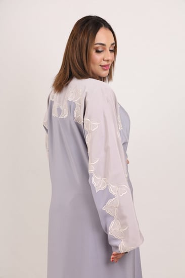 عباية صالونا تطريز كريمة