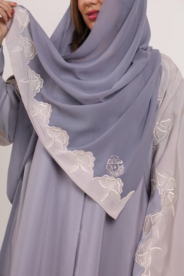 عباية صالونا تطريز كريمة