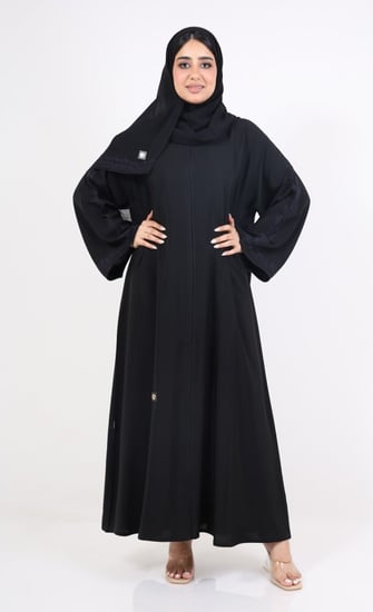 عباية صالونا أرى ليال