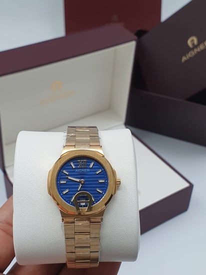 ساعة اقنر النسائيه