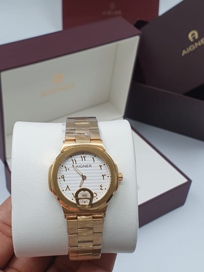 ساعة اقنر النسائيه