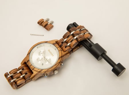 ساعة فاخرة من الخشب للرجال و النساء