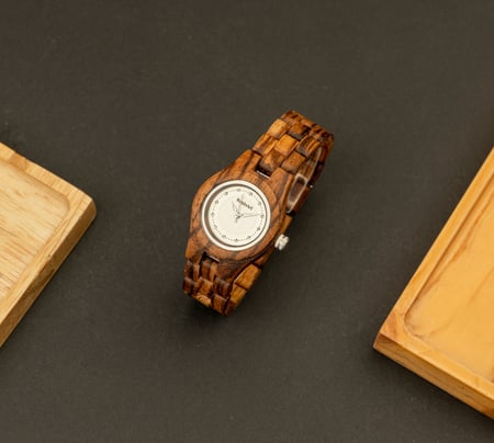 ساعة فاخرة نسائية من الخشب الطبيعي