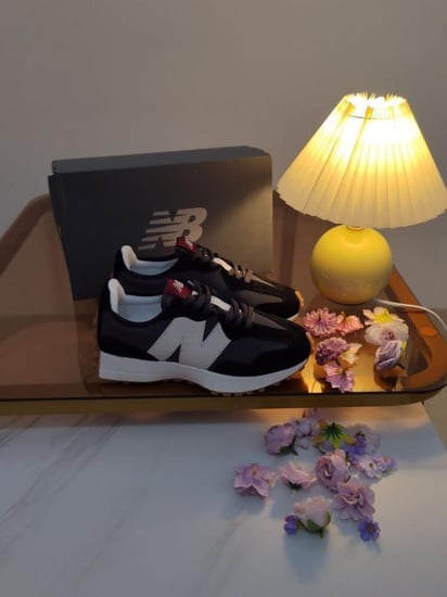 New balance 327black