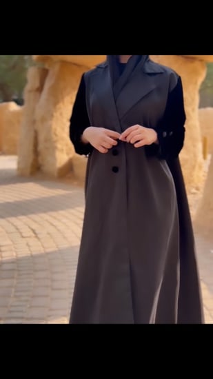 عبايه قصة كلوش  قماش تفته مع مخمل