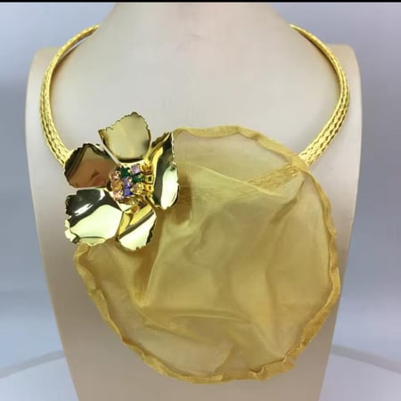 طقم مجوهرات ذهبي