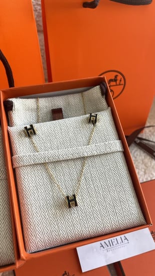 سلاسل هيرمز مع حلق شامل ملحقاته