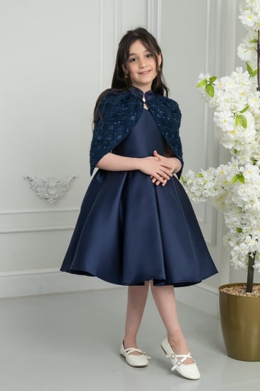 فستان أطفال كحلي فاخر مع كاب أنيق