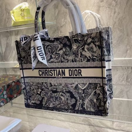 DIOR