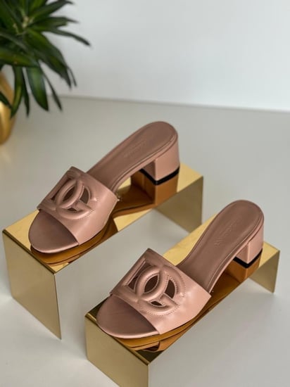 صندل دولتشي اند جابانا نسائي لون سومو بدون حزام