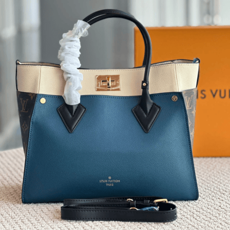 حقيبة لويس فيتون واسعة أزرق مع بيج بمقبض مريح وحزام