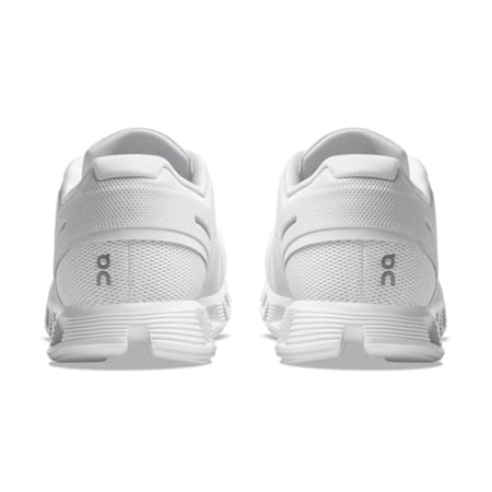 سنيكر أون كلاود 6 من اون رانينج - لون ابيض