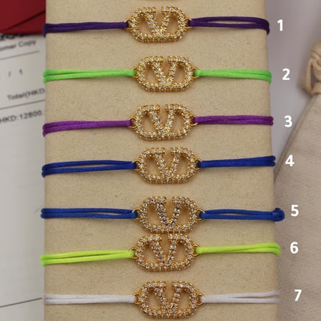 اسوارة نسائي فالنتينو قابلة للتعديل بشعار ذهبي عصرية