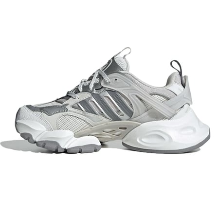 شوز جري adidas ديلوكس دارك قريه ميتاليك للجنسين